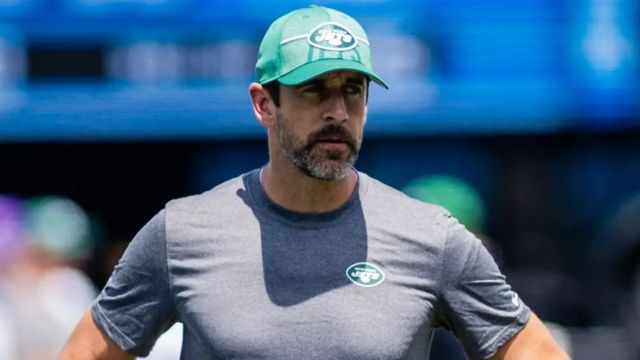 Aaron Rodgers Fed Up with Scrutiny over Jets' IR Move, Demands Critics Disclose Vax Status (2)