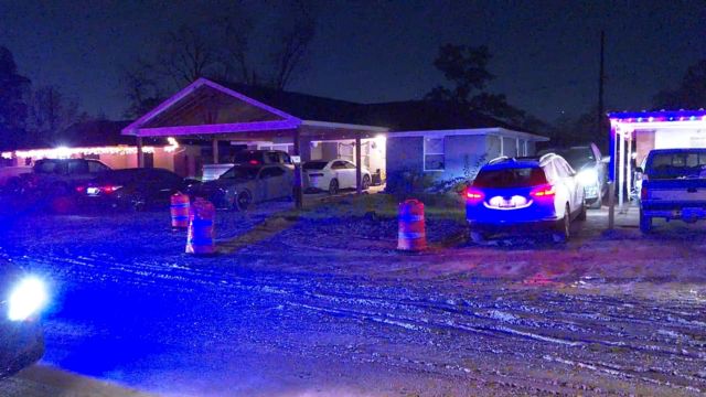 Houston Man Injured by Stray Bullet While Riding in Car on Christmas Morning (1)