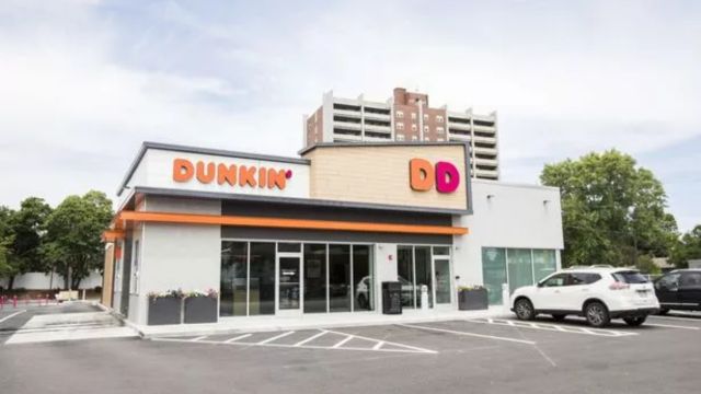 Dunkin' Donuts Faces Lawsuit as Man Claims Toilet Explosion, Demands $50K (1)