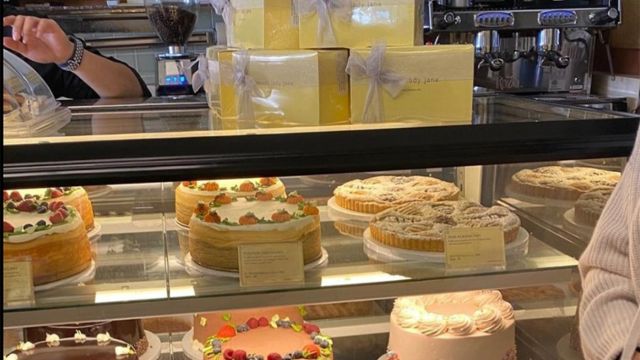 Los Angeles Dessert Shop Abruptly Shuts Down Multiple Locations, Blames California's High Business Costs (1)