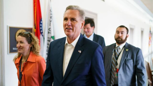 McCarthy's Departure Trims House GOP Majority to Just Three Seats (1)