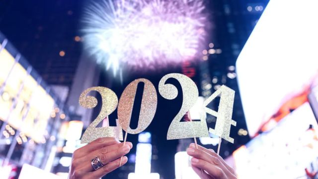 Ringing in 2024 New Year's Eve Galas in Times Square Require Spending Over $12K per Person (1)